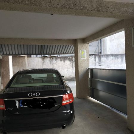 Larissa Downtown Apartment With Parking Exterior foto