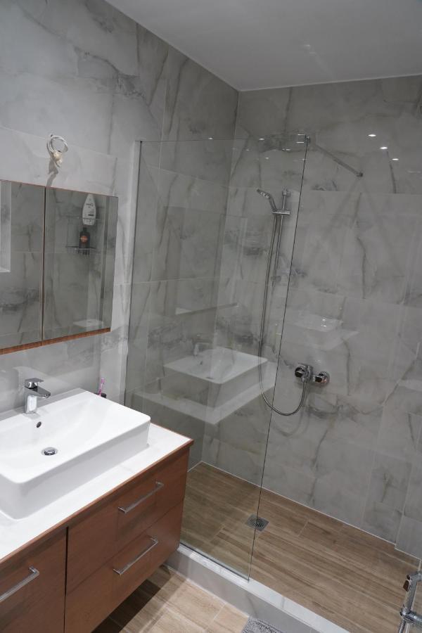 Larissa Downtown Apartment With Parking Exterior foto