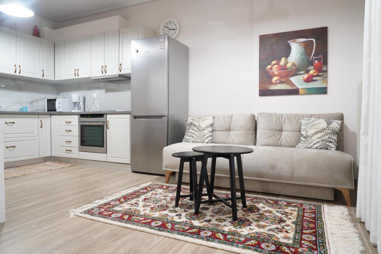 Larissa Downtown Apartment With Parking Exterior foto