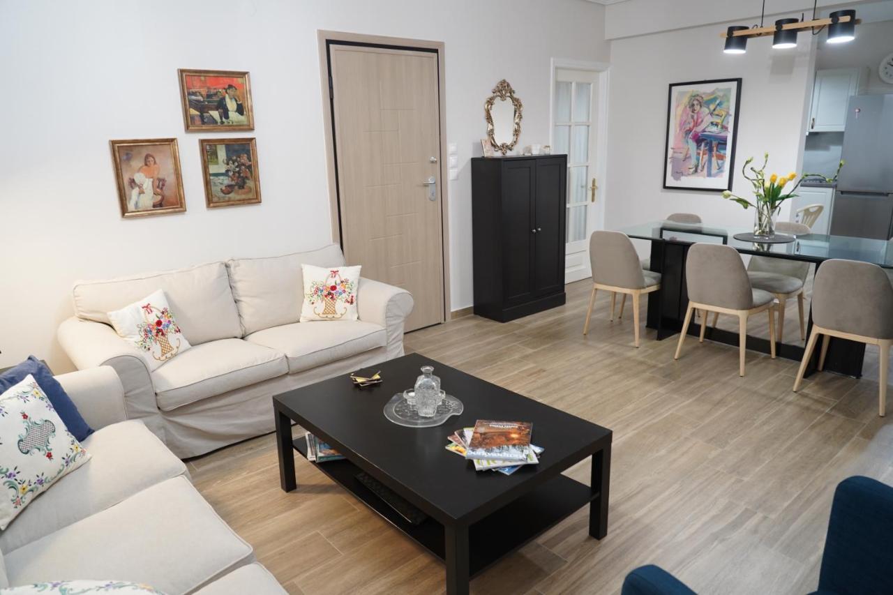 Larissa Downtown Apartment With Parking Exterior foto