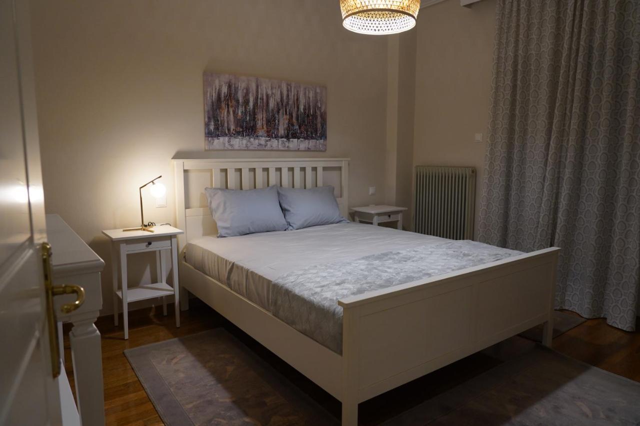 Larissa Downtown Apartment With Parking Exterior foto