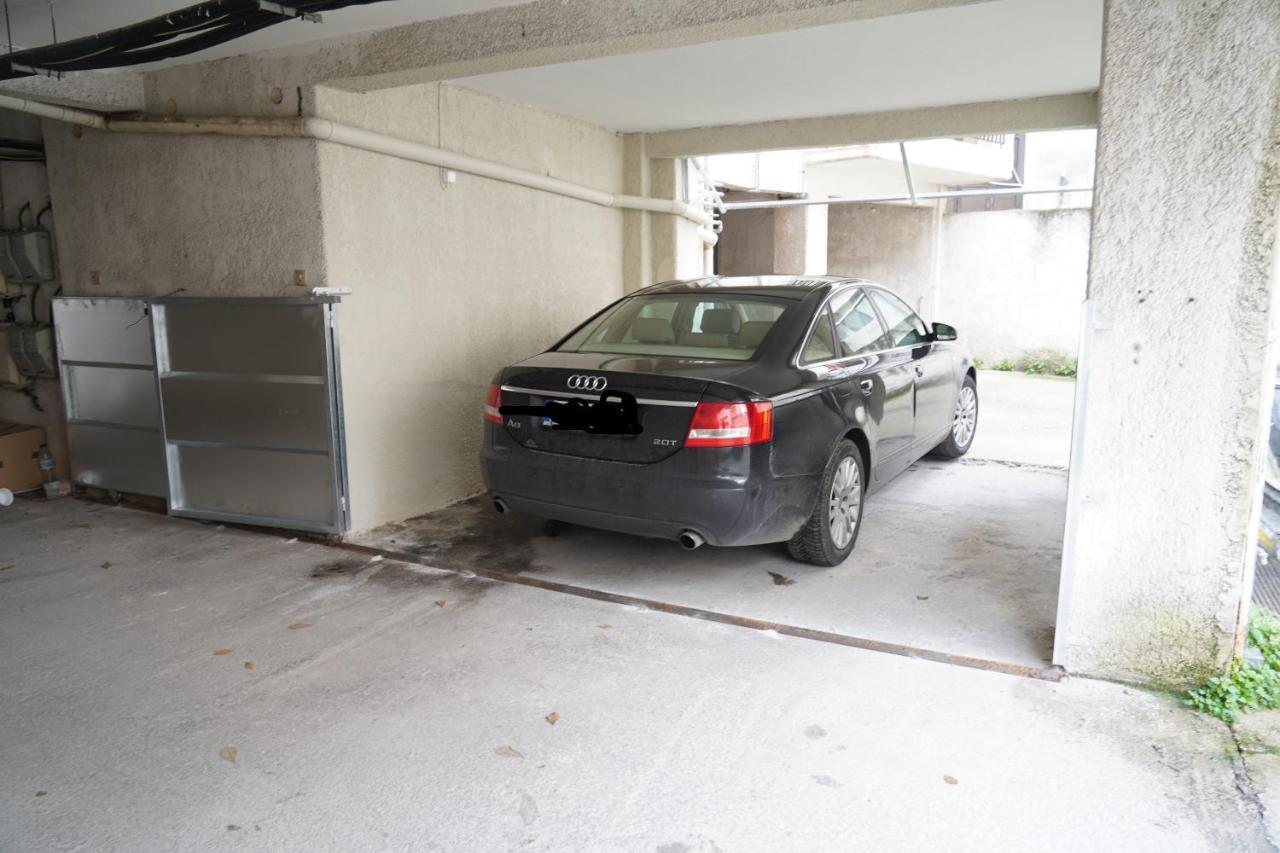 Larissa Downtown Apartment With Parking Exterior foto