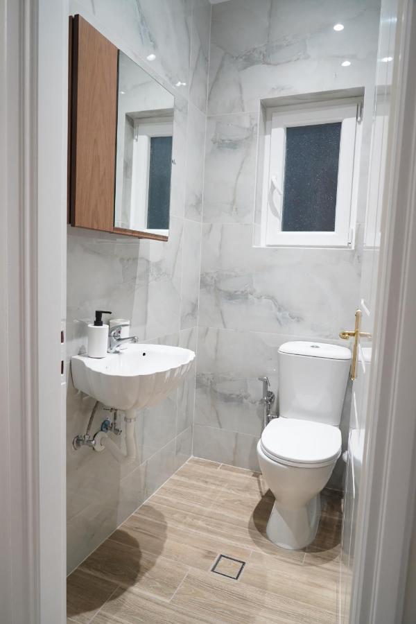 Larissa Downtown Apartment With Parking Exterior foto